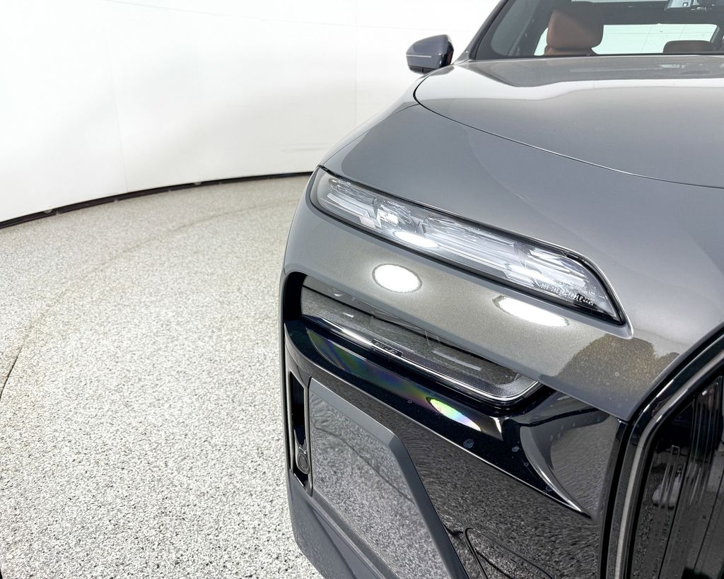 Thumbnail: 2025 BMW 7 Series - 7