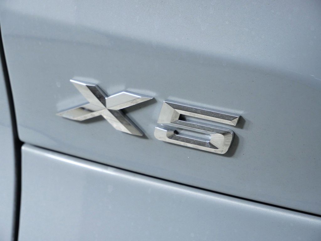 Thumbnail: 2026 BMW X5 - 13