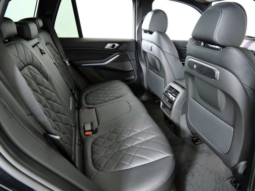 Thumbnail: 2026 BMW X5 - 27
