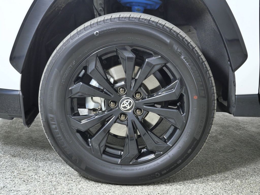 Thumbnail: 2024 Toyota RAV4 - 18