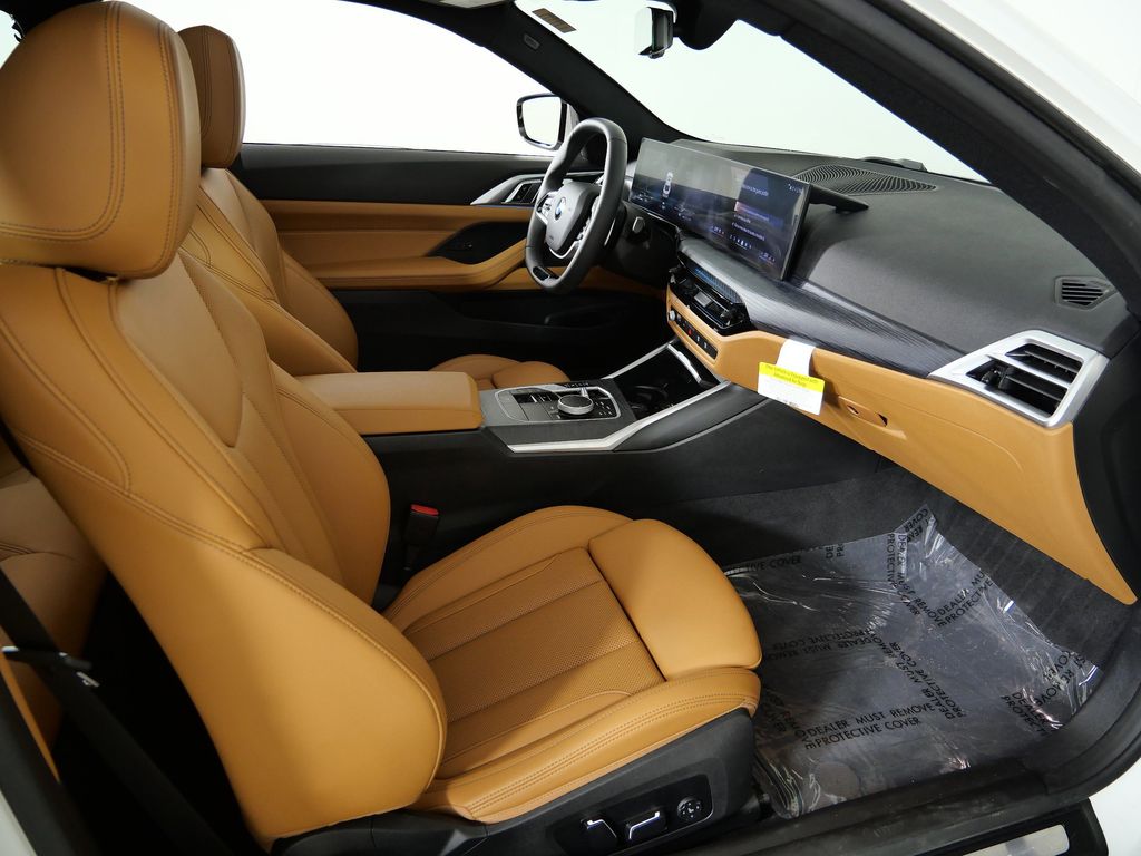 Thumbnail: 2025 BMW 4 Series - 24