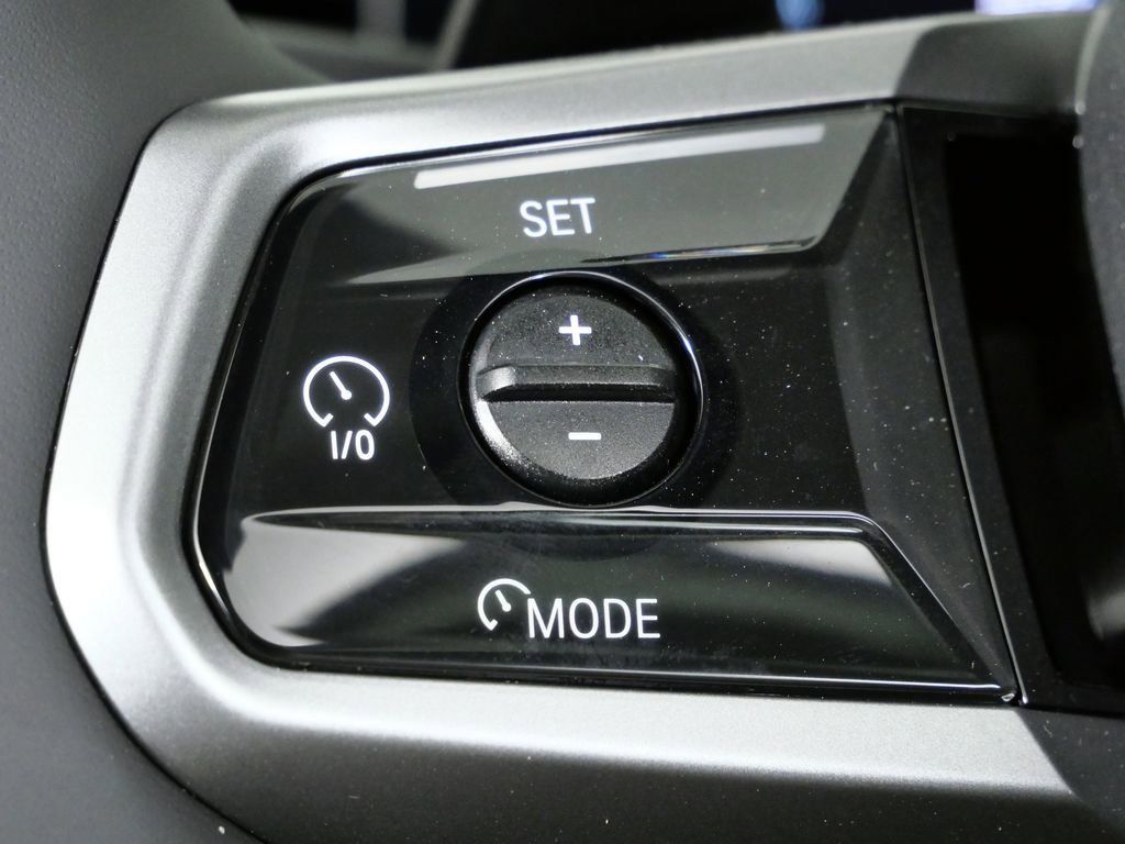 Thumbnail: 2026 BMW i5 - 41