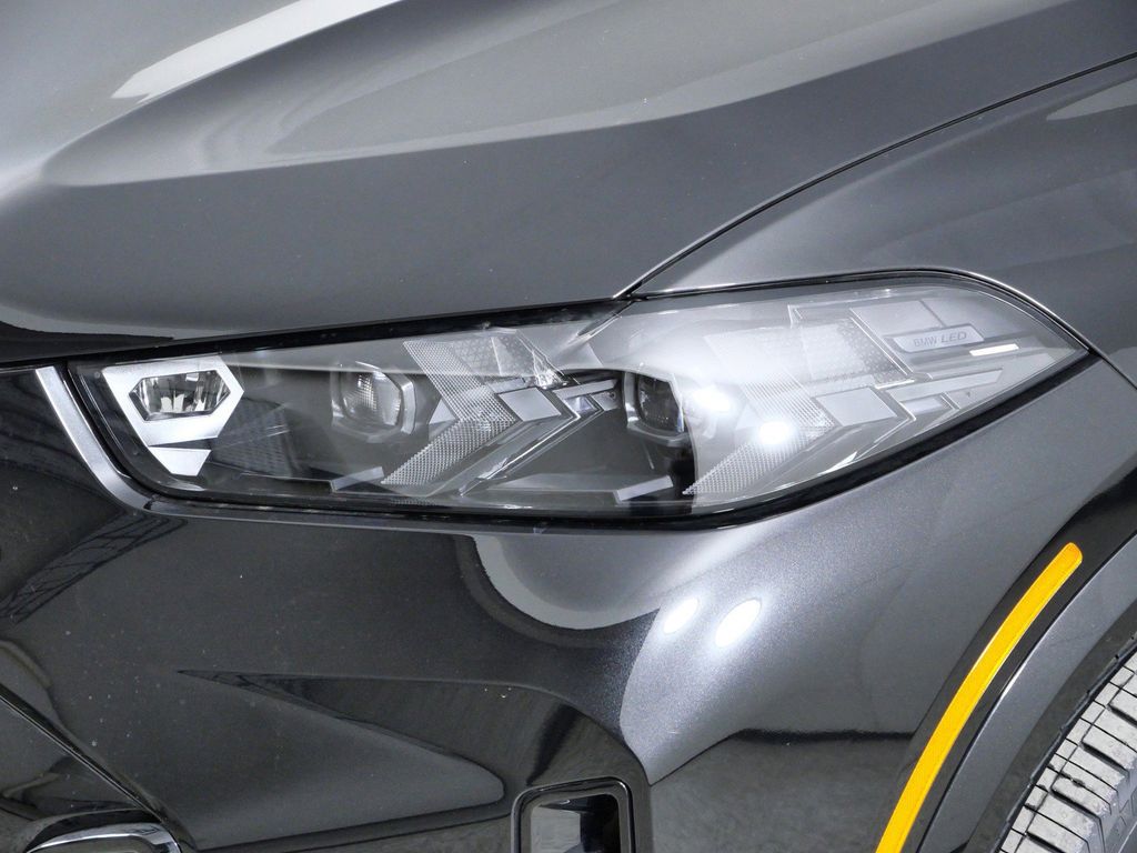 Thumbnail: 2026 BMW X5 - 3