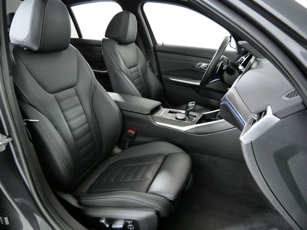 Thumbnail: 2020 BMW 3 Series - 22