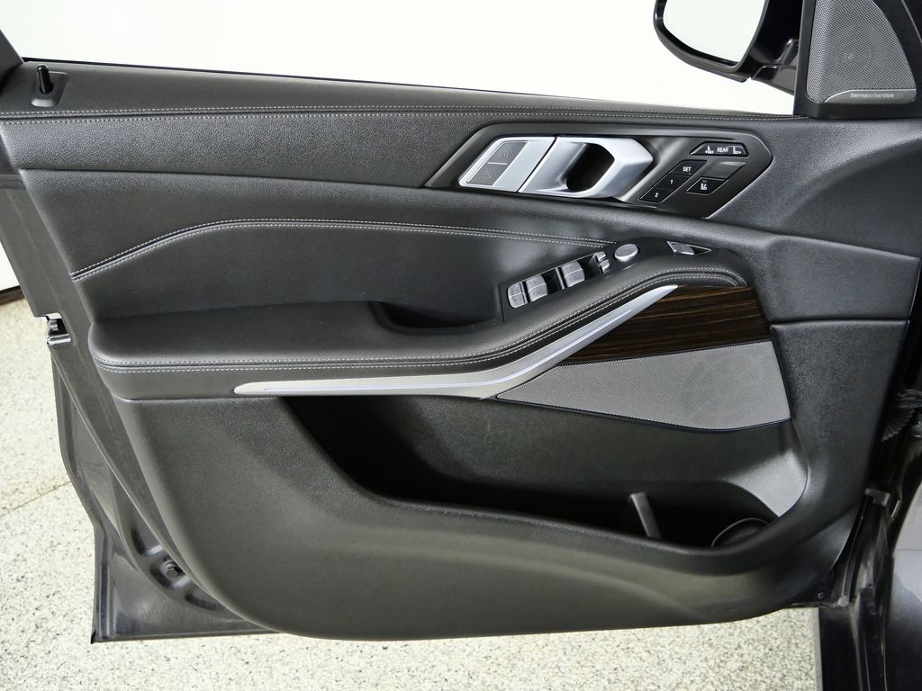 Thumbnail: 2021 BMW X7 - 36