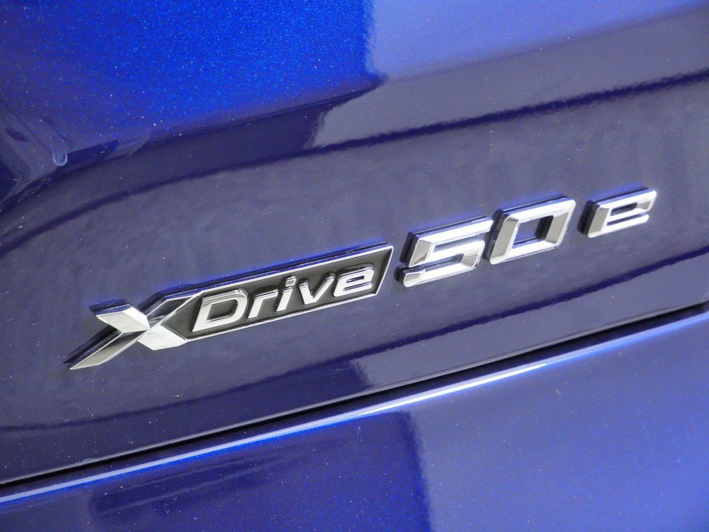 Thumbnail: 2026 BMW X5 - 12