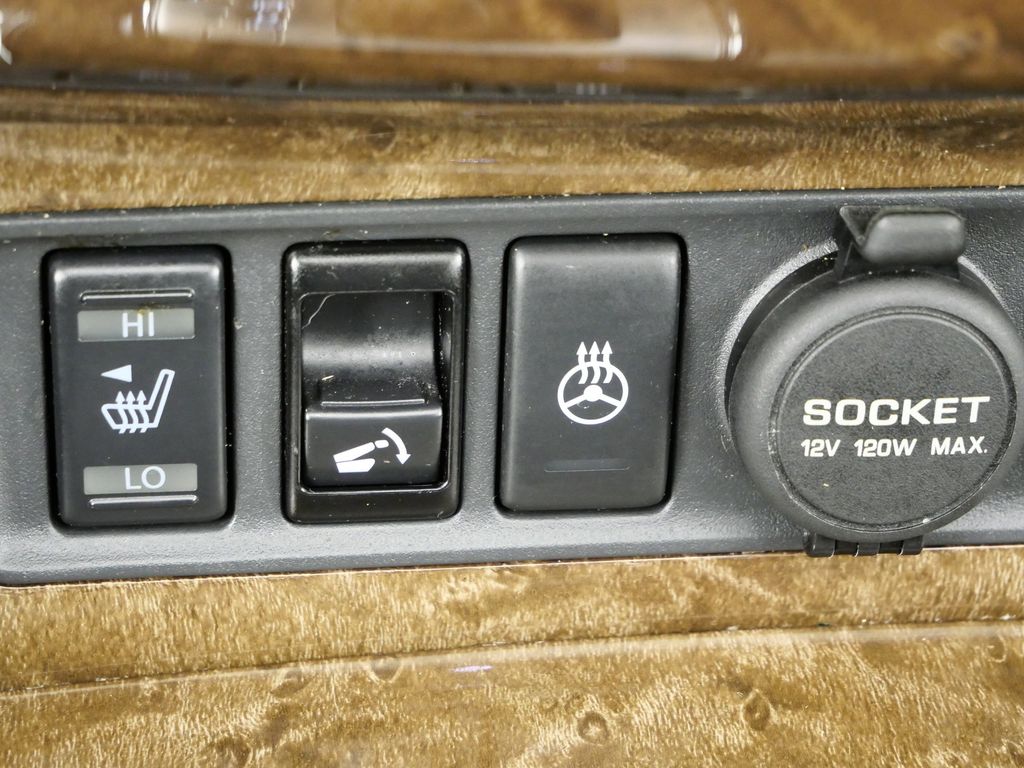 Thumbnail: 2015 INFINITI QX80 - 46