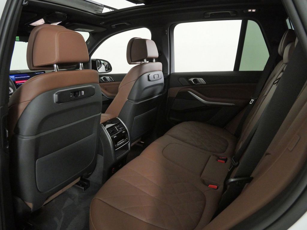 Thumbnail: 2025 BMW X5 - 36