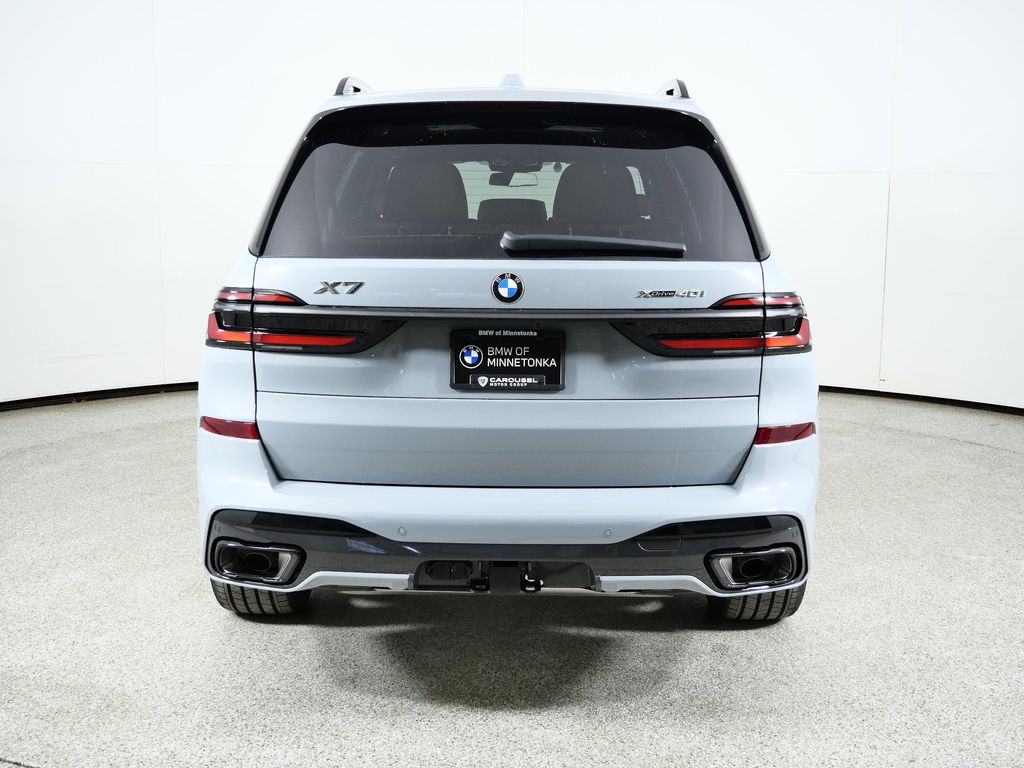 Thumbnail: 2026 BMW X7 - 10