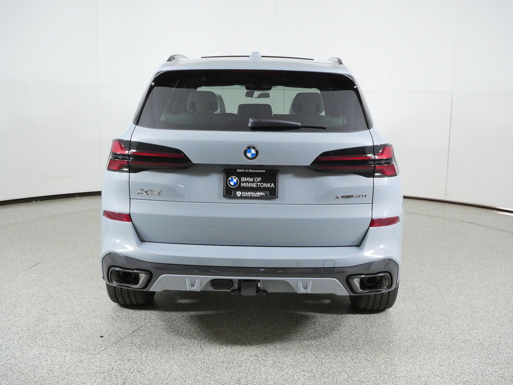 Thumbnail: 2026 BMW X5 - 10