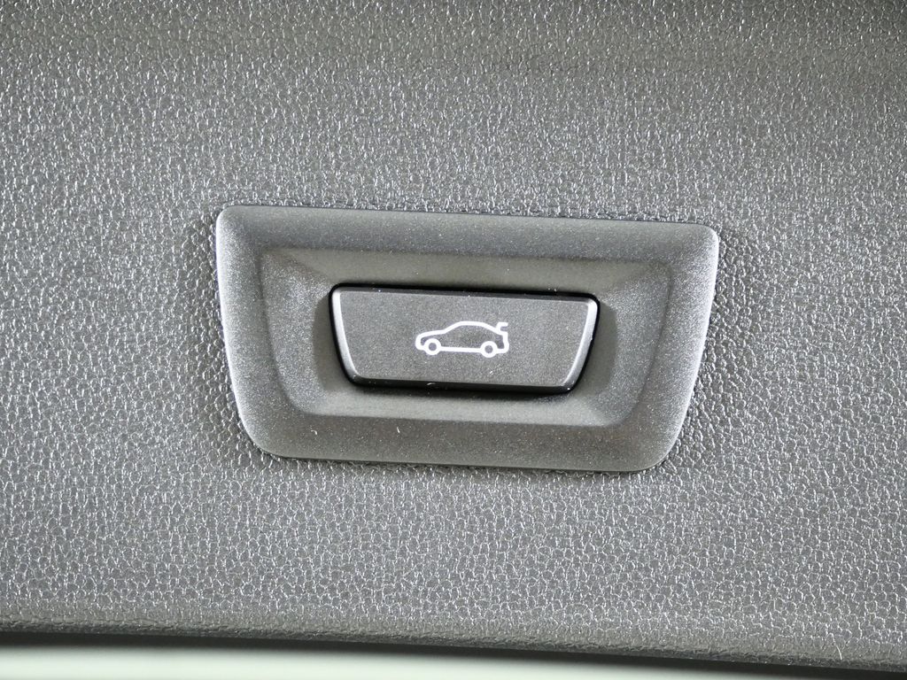 Thumbnail: 2026 BMW iX - 28