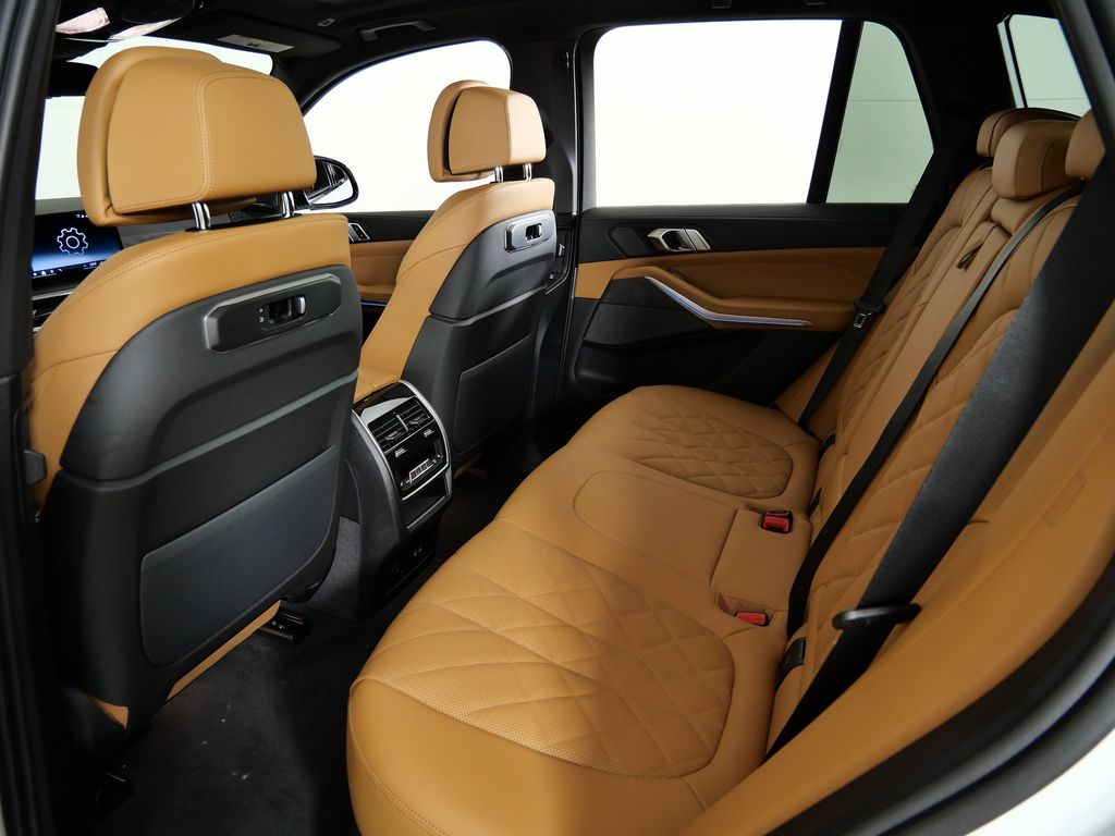 Thumbnail: 2026 BMW X5 - 32