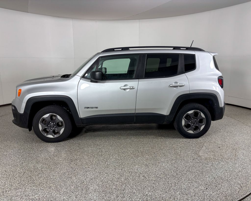 Thumbnail: 2018 Jeep Renegade - 5