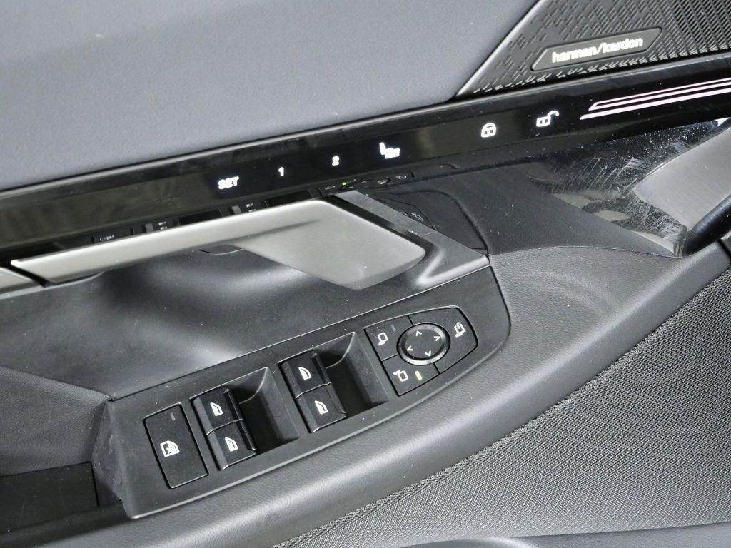 Thumbnail: 2025 BMW 5 Series - 39