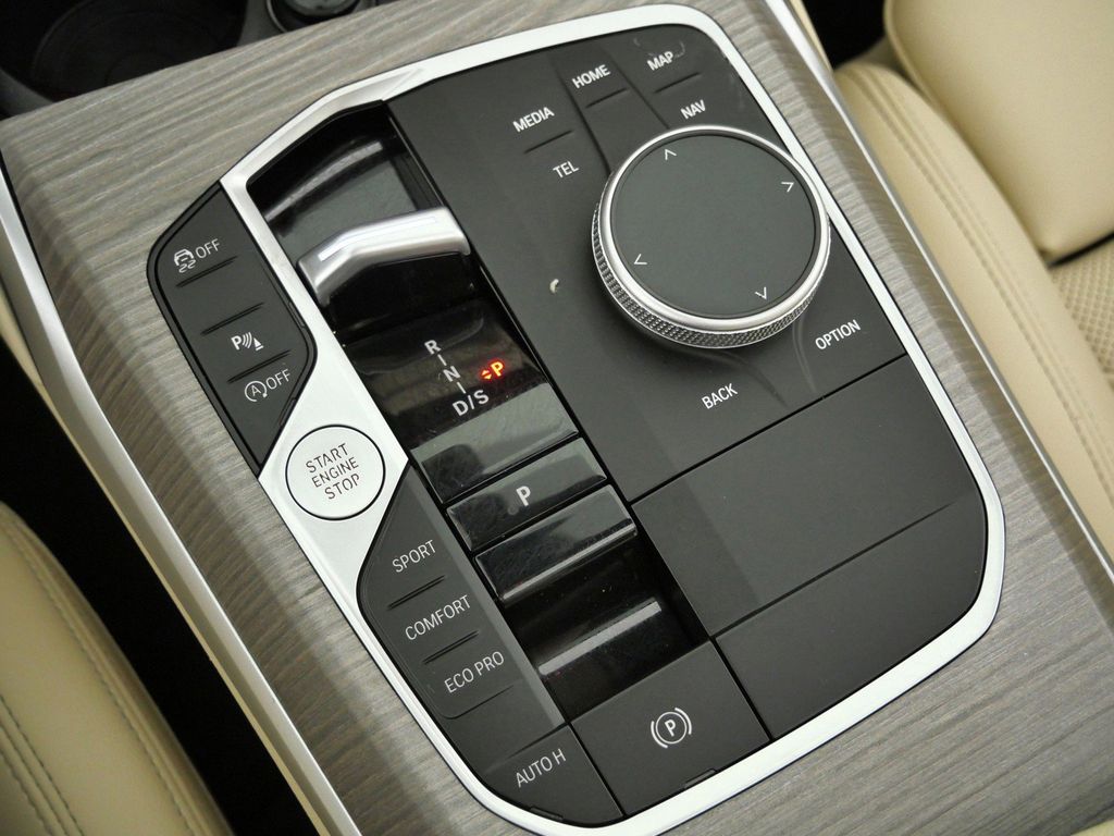 Thumbnail: 2025 BMW 3 Series - 50