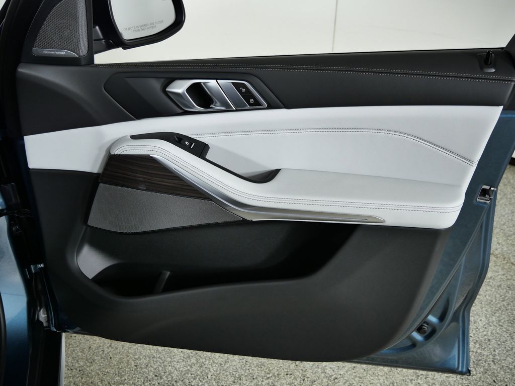 Thumbnail: 2026 BMW X5 - 19