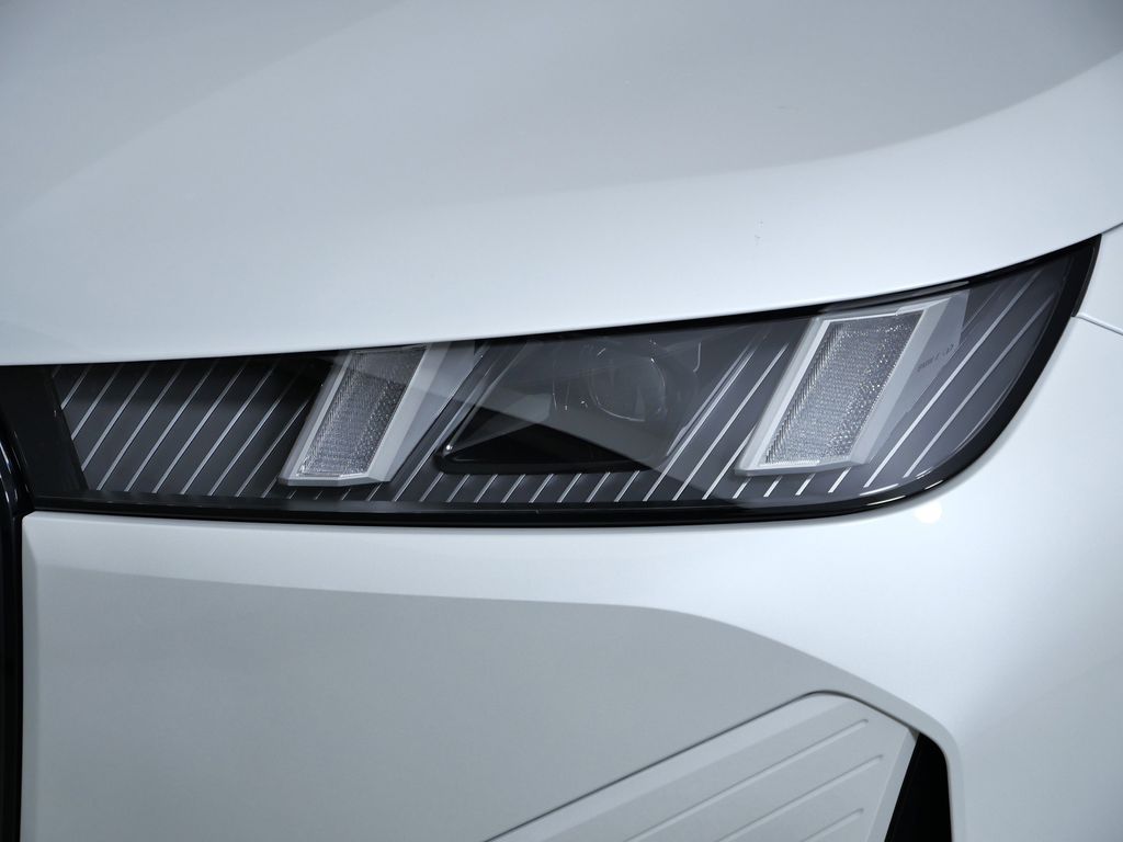 Thumbnail: 2026 BMW iX - 3