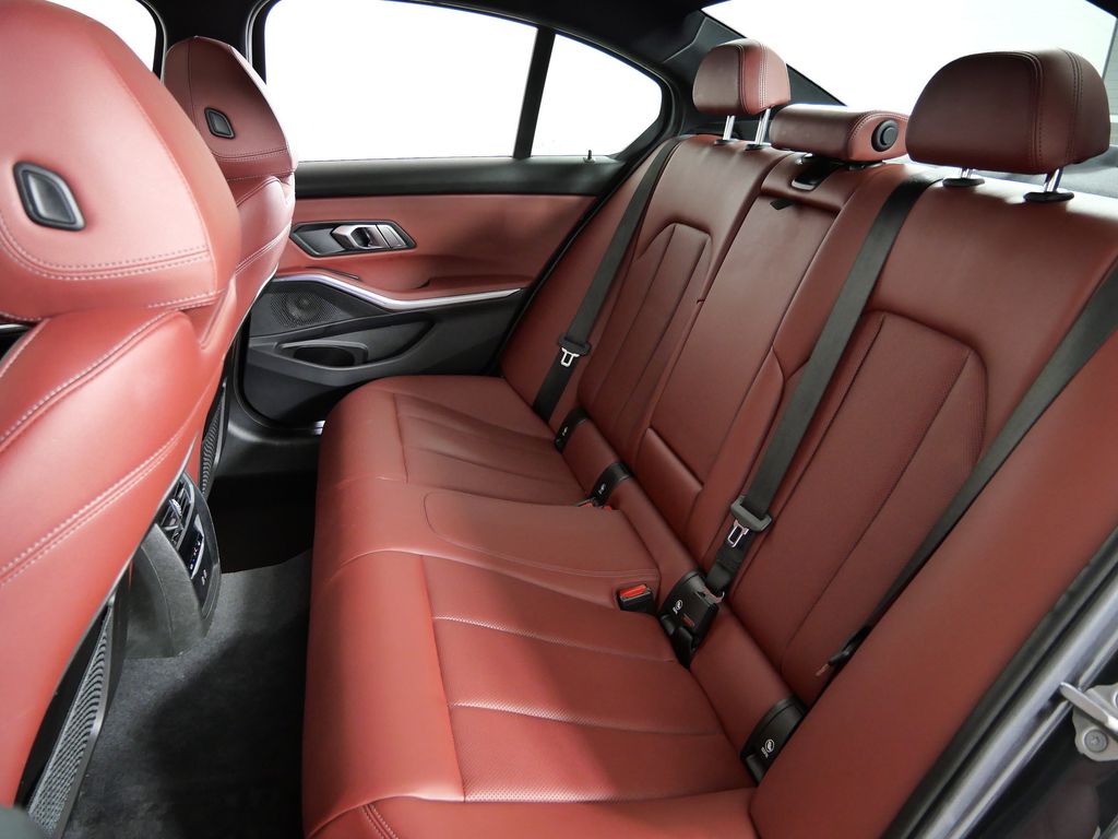 Thumbnail: 2022 BMW 3 Series - 32