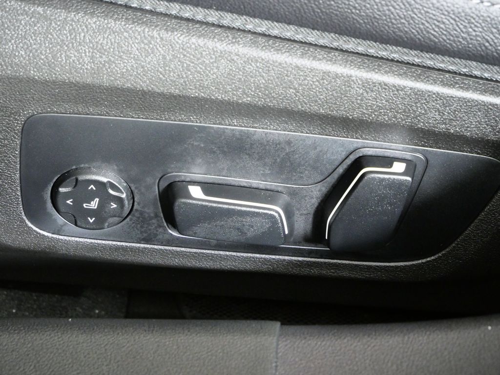 Thumbnail: 2026 BMW 3 Series - 37