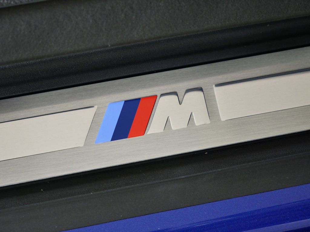 Thumbnail: 2025 BMW i4 - 23