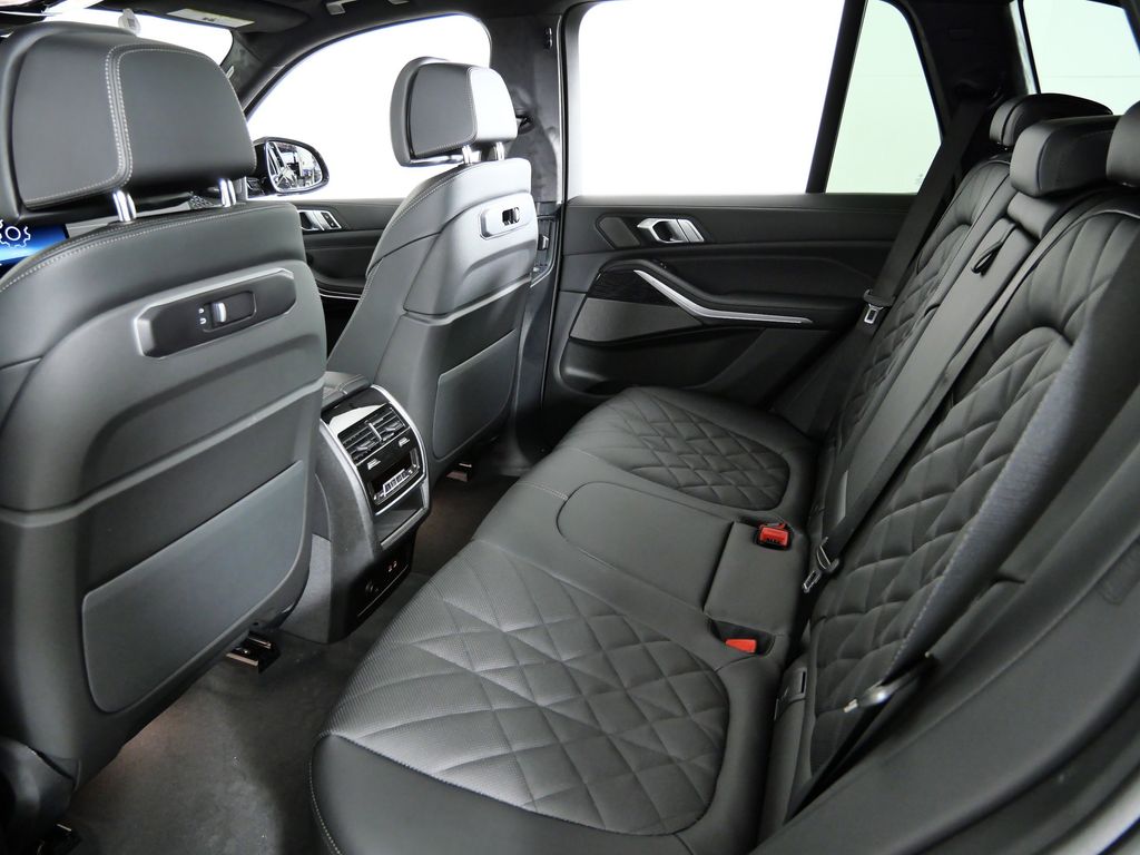 Thumbnail: 2026 BMW X5 - 32