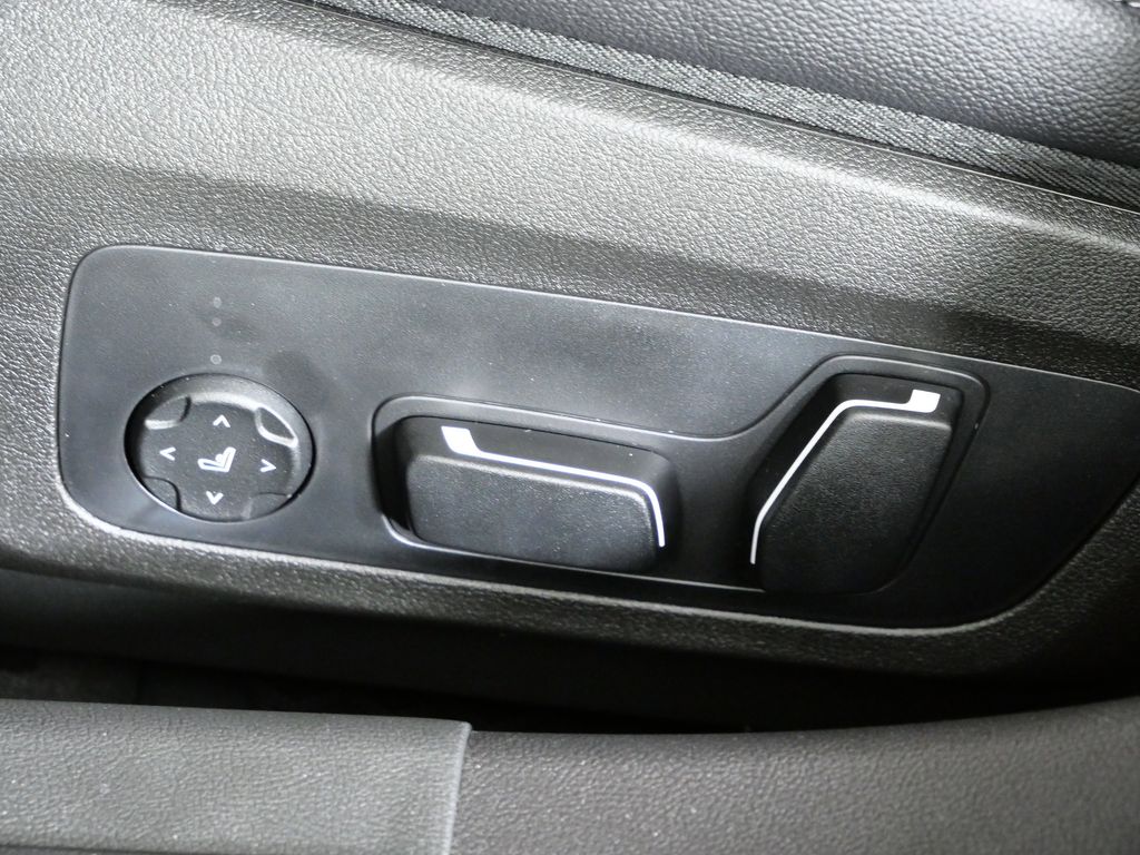 Thumbnail: 2026 BMW 3 Series - 37