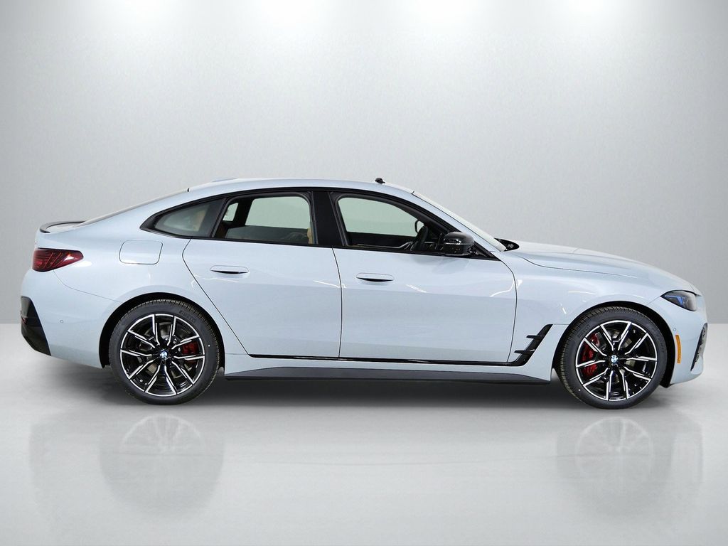 Thumbnail: 2026 BMW i4 - 8
