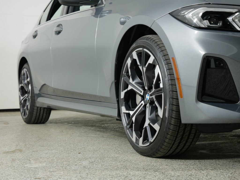 Thumbnail: 2025 BMW 3 Series - 8