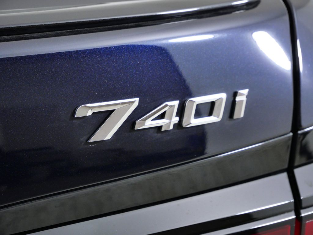 Thumbnail: 2026 BMW 7 Series - 12