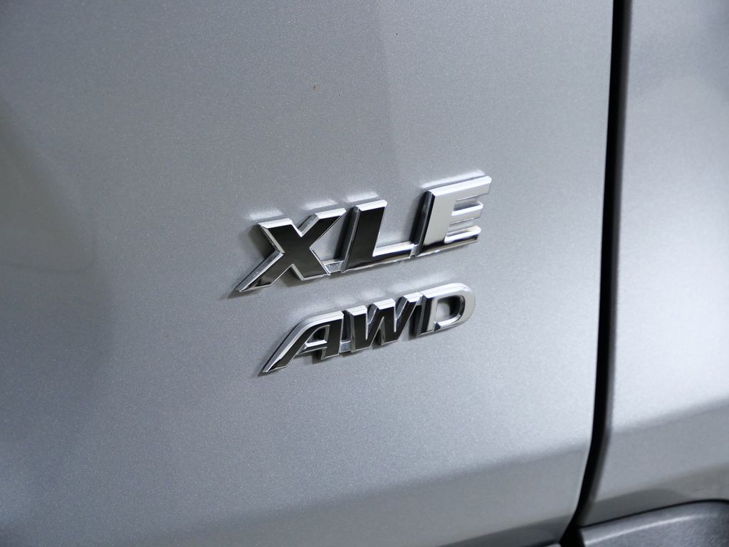 Thumbnail: 2021 Toyota RAV4 - 13