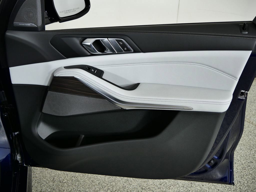 Thumbnail: 2026 BMW X5 - 21