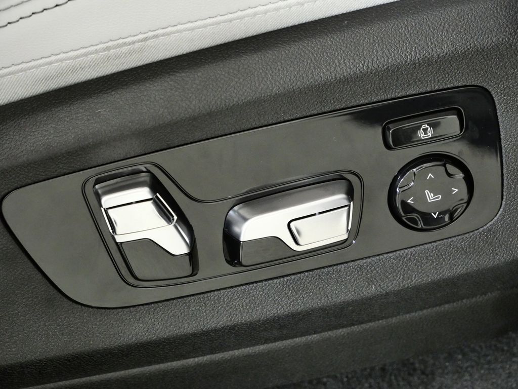 Thumbnail: 2026 BMW X5 - 22