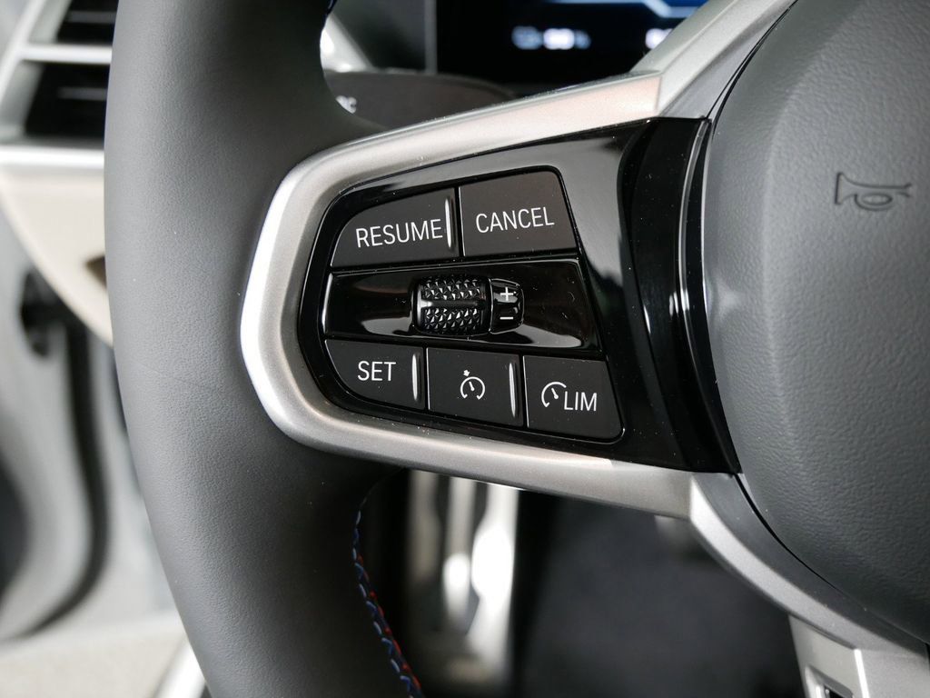 Thumbnail: 2025 BMW i4 - 44