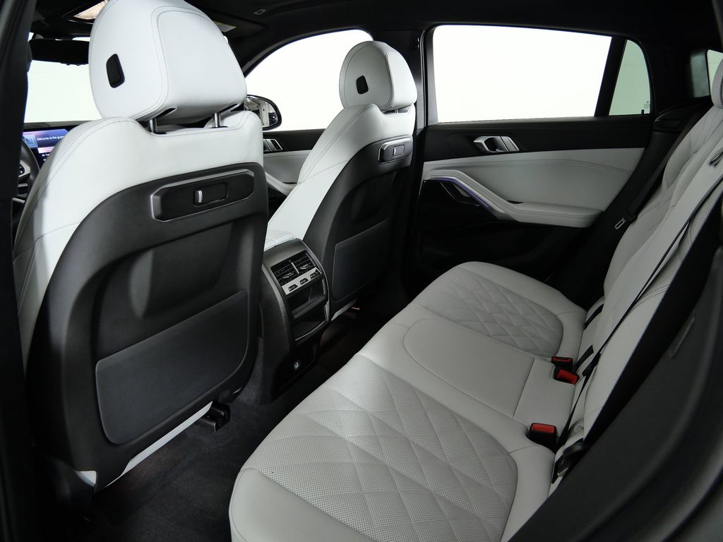 Thumbnail: 2025 BMW X6 - 36