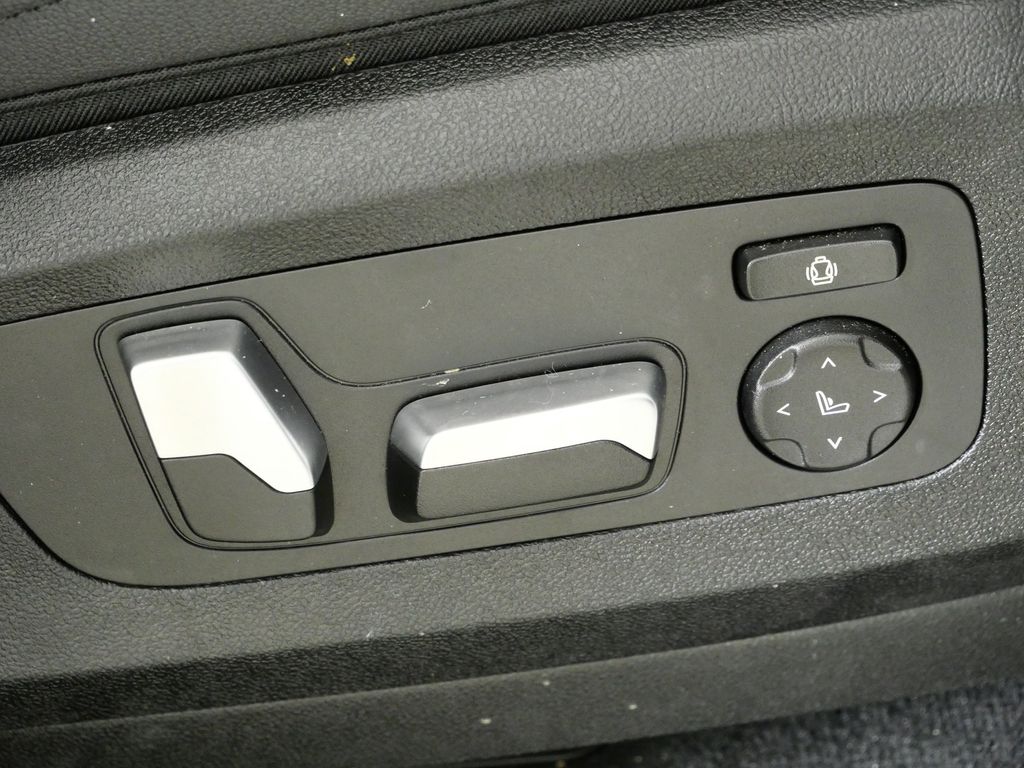 Thumbnail: 2020 BMW X5 - 23