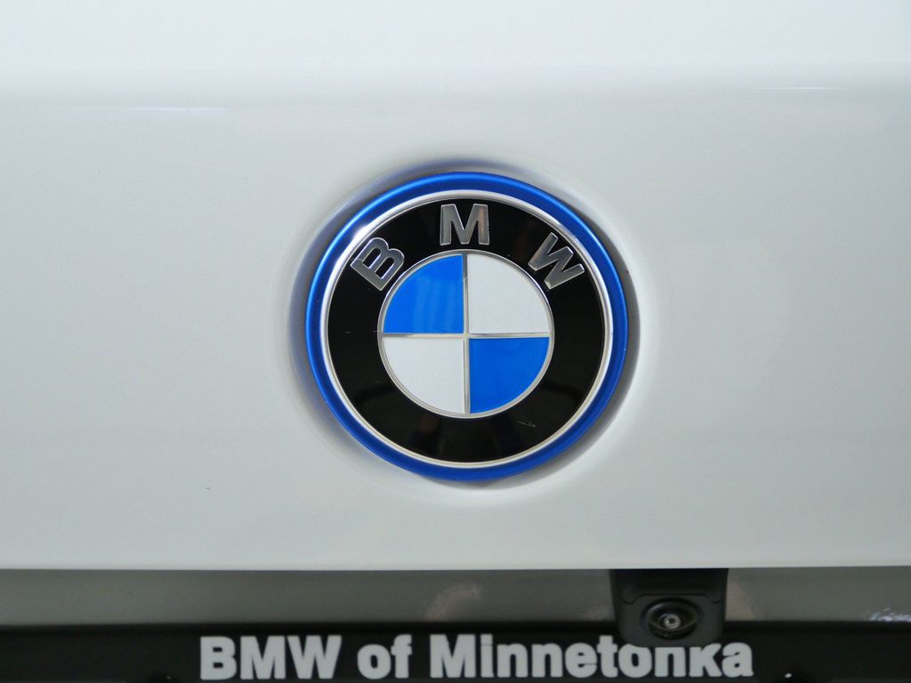 Thumbnail: 2026 BMW X5 - 13