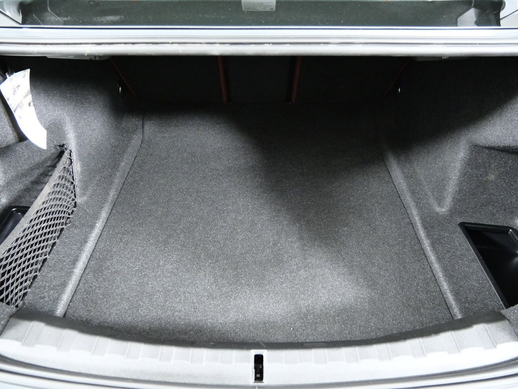 Thumbnail: 2025 BMW 3 Series - 32