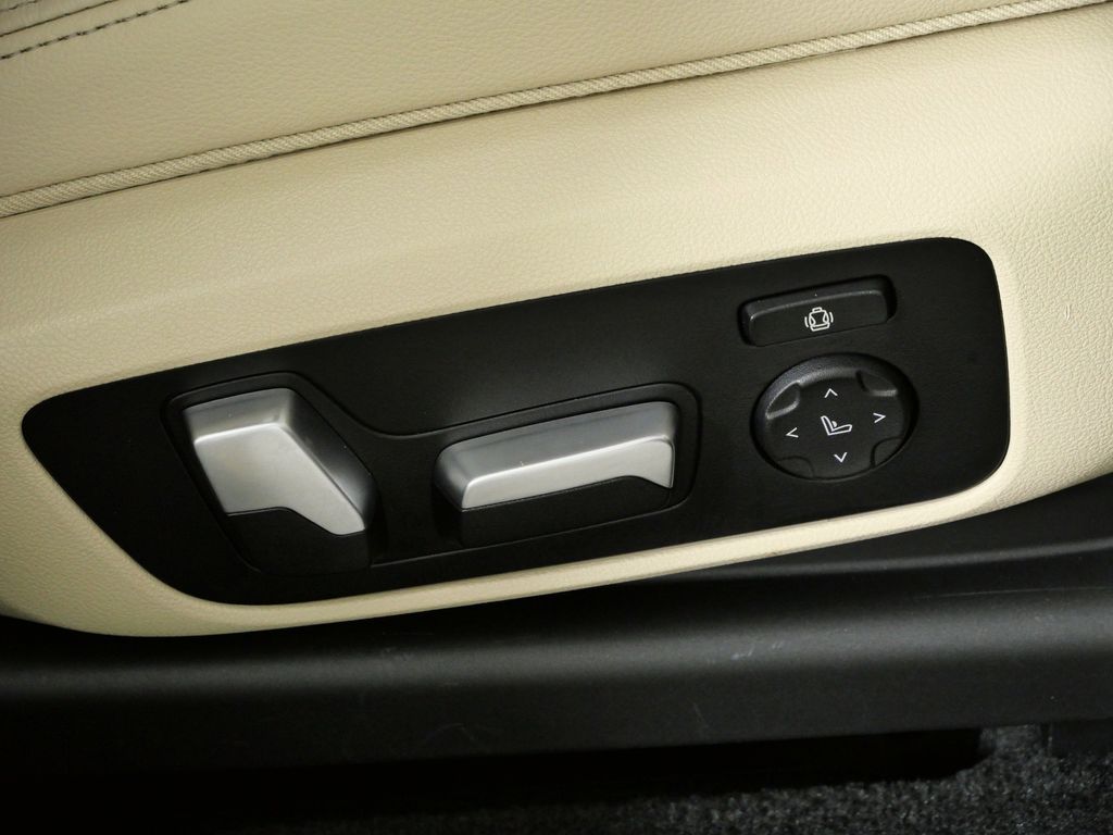 Thumbnail: 2021 BMW X3 - 23