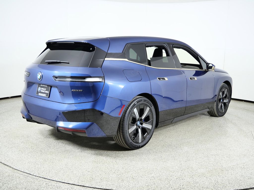 Thumbnail: 2023 BMW iX - 10