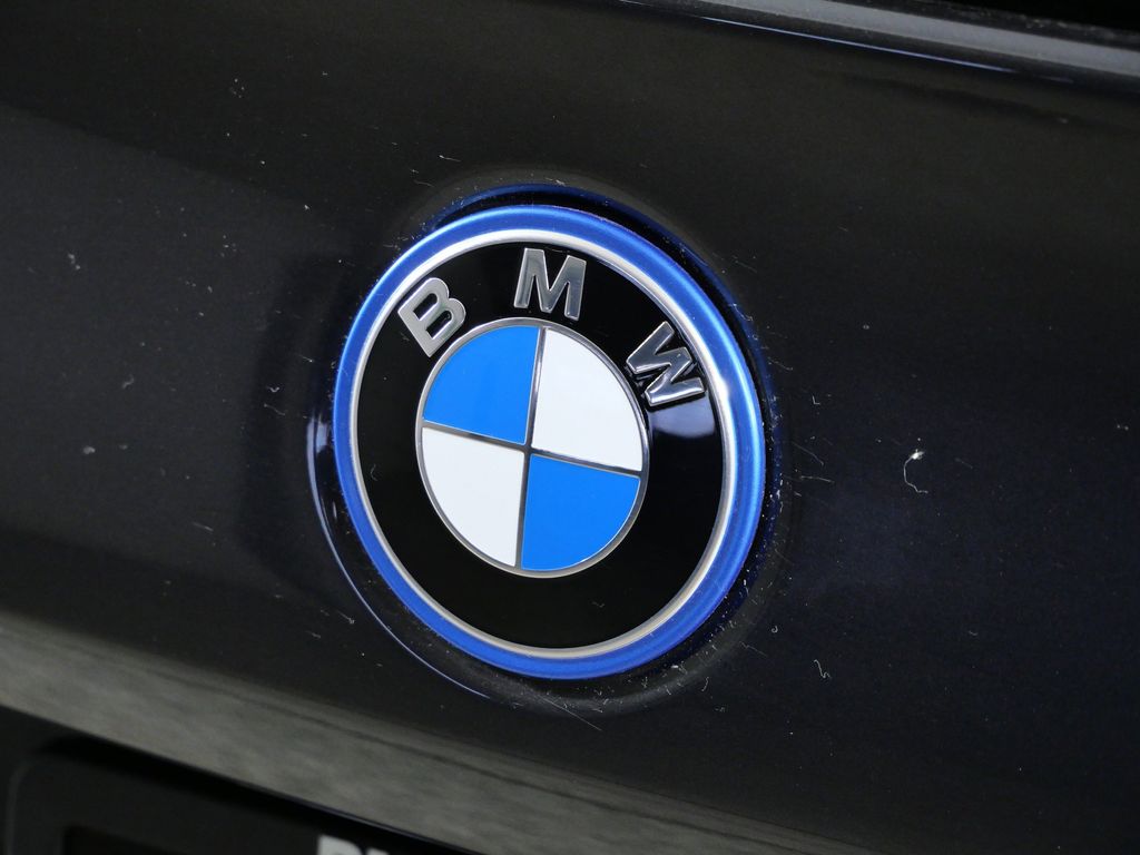 Thumbnail: 2026 BMW 5 Series - 11