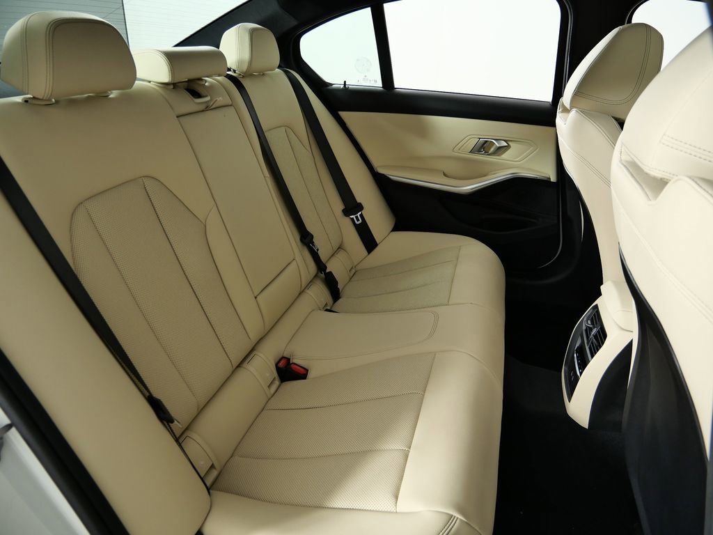 Thumbnail: 2026 BMW 3 Series - 28