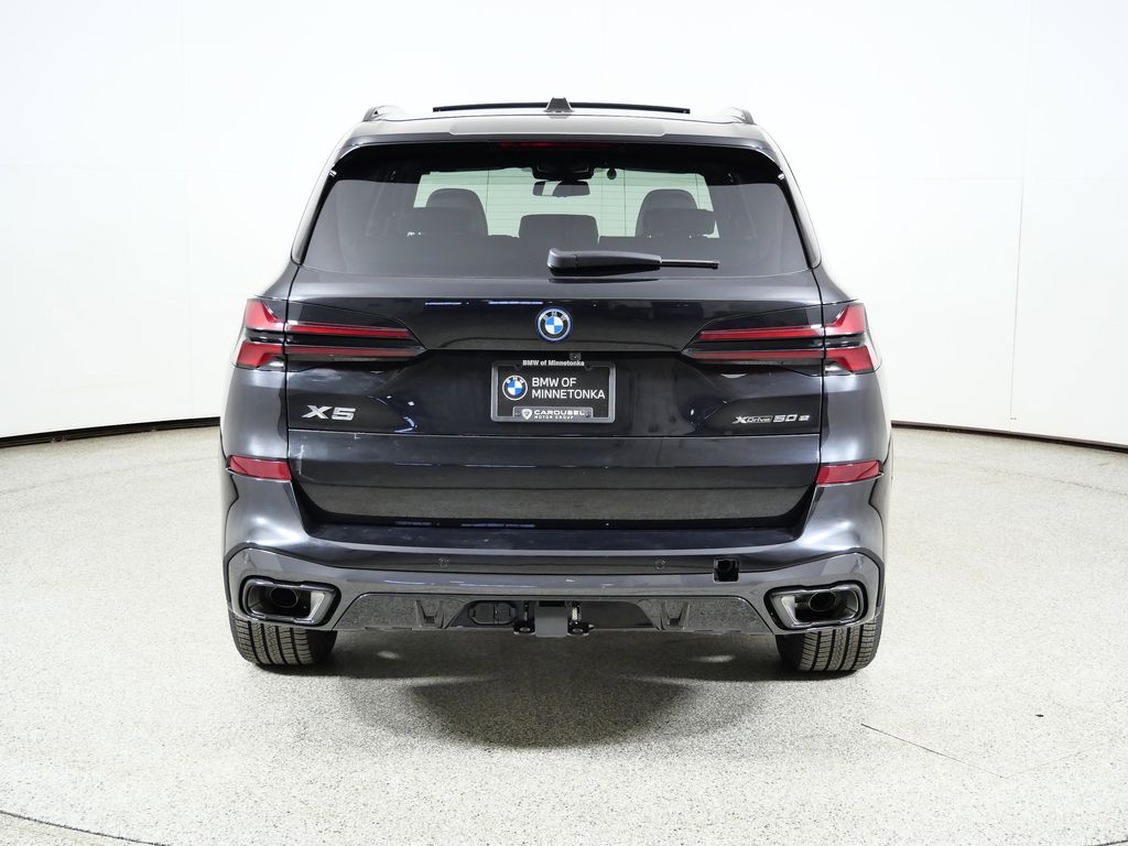 Thumbnail: 2026 BMW X5 - 10