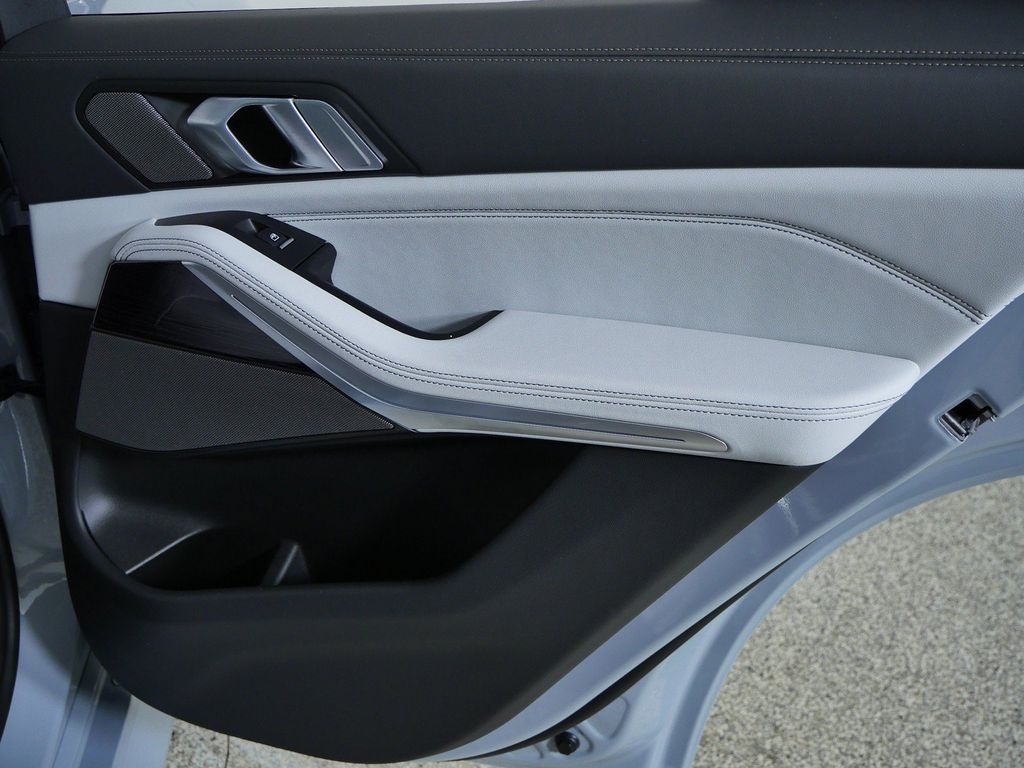 Thumbnail: 2026 BMW X5 - 24