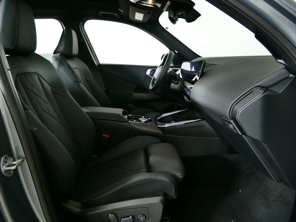 Thumbnail: 2025 BMW X3 - 21