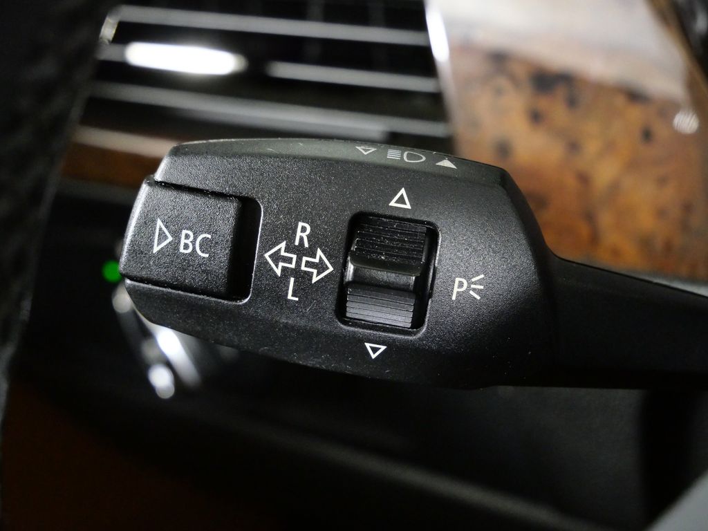 Thumbnail: 2011 BMW 3 Series - 49