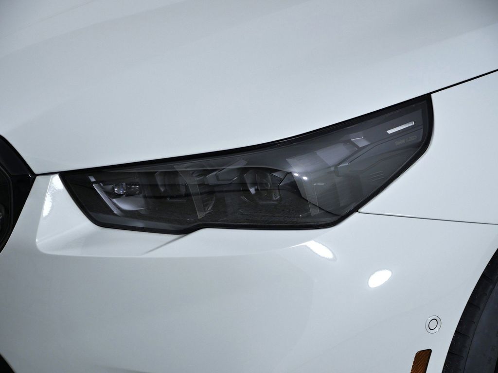 Thumbnail: 2026 BMW M5 - 3
