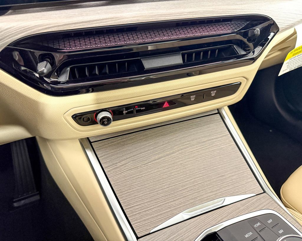 Thumbnail: 2025 BMW 3 Series - 47