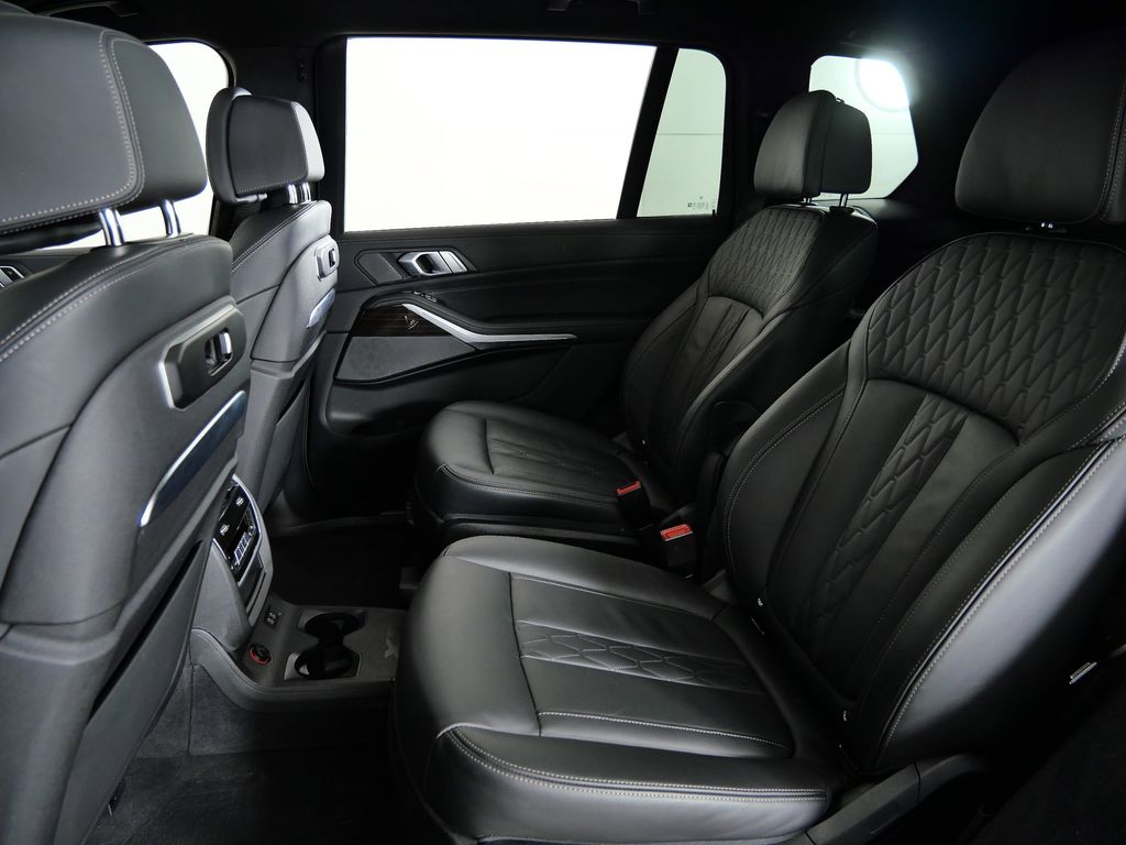 Thumbnail: 2024 BMW X7 - 38