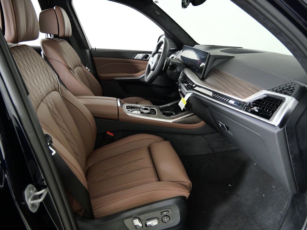 Thumbnail: 2026 BMW X7 - 20