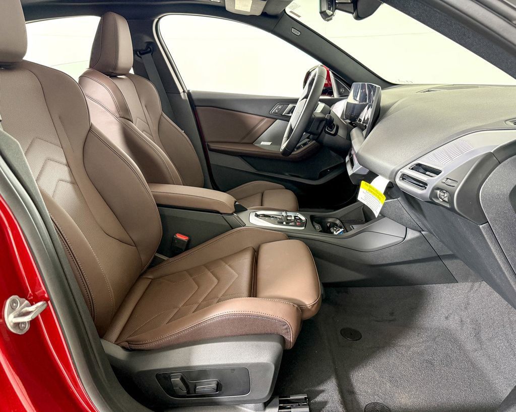 Thumbnail: 2025 BMW 2 Series - 22